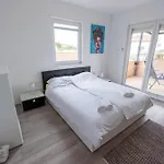 Nina Hébergement de vacances Turanj
