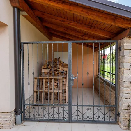 بيت للعطل Nina *