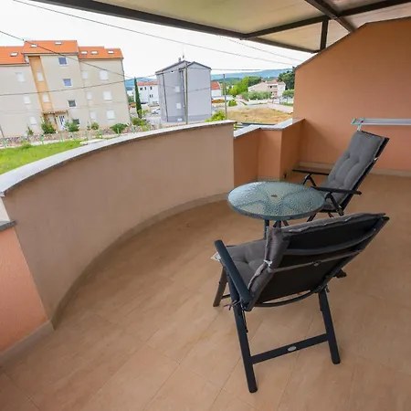 Holiday home Nina Turanj