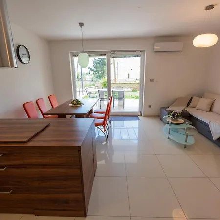Nina Holiday home *
