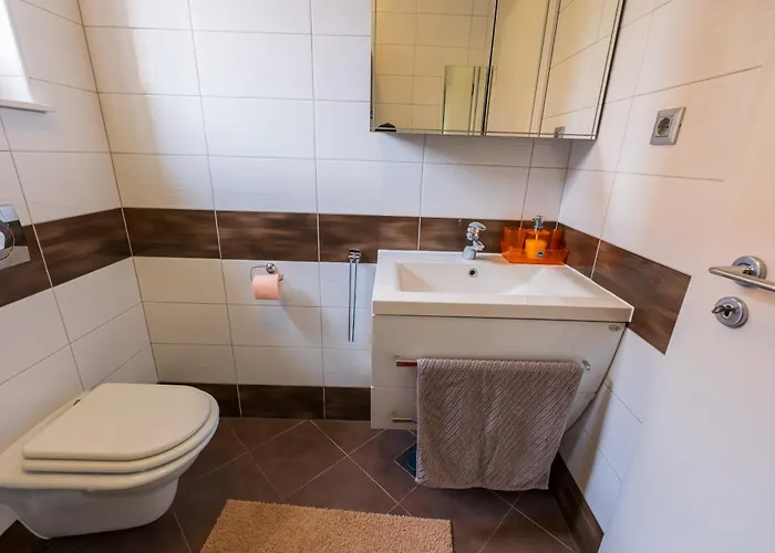 بيت للعطل Nina توراني