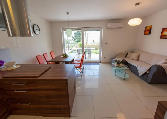 Nina بيت للعطل *